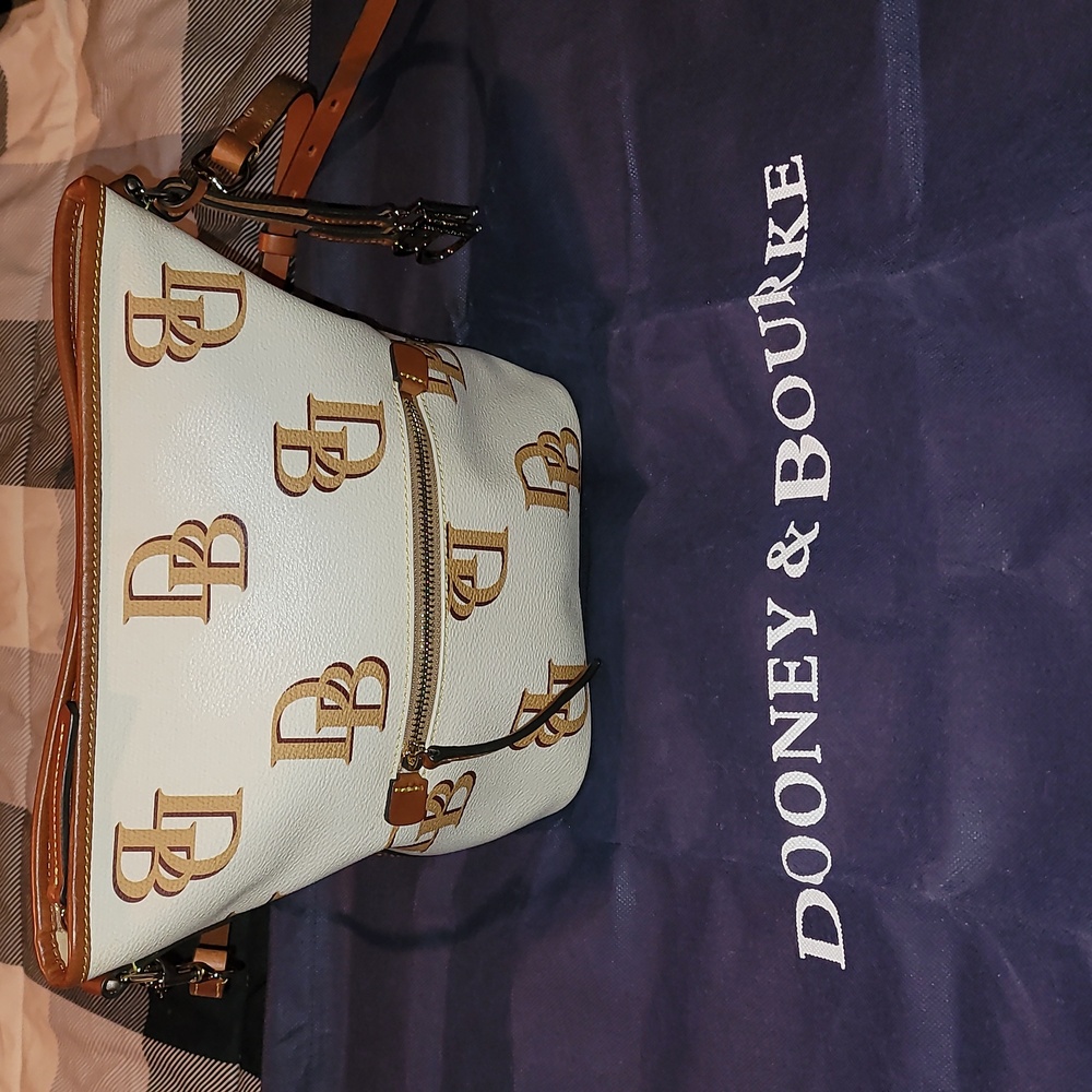 Dooney & Bourke large sac
